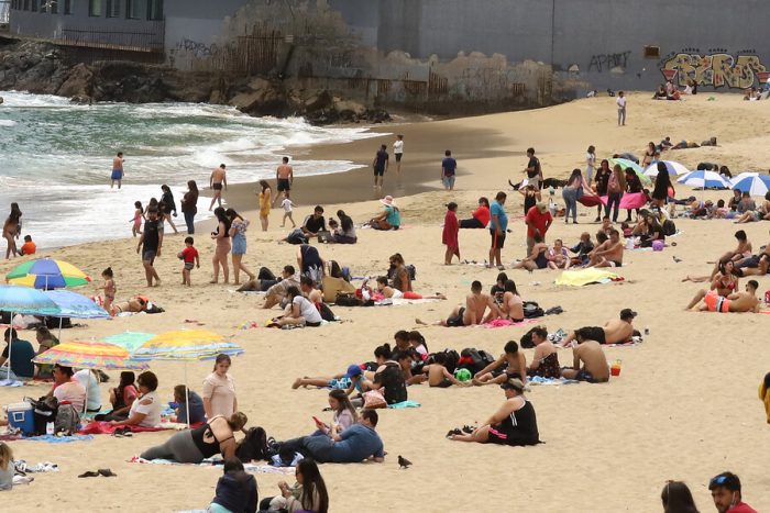 Playas resguardan las medidas sanitarias ante el aumento de visitas durante el fin de semana Playas resguardan las medidas sanitarias ante el aumento de visitas durante el fin de semana
