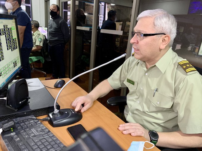 Nuevo general director de Carabineros, Ricardo Yáñez, envía mensaje: “A pesar de los tiempos difíciles, los hemos enfrentado y jamás hemos bajado los brazos” Nuevo general director de Carabineros, Ricardo Yáñez, envía mensaje: “A pesar de los tiempos difíciles, los hemos enfrentado y jamás hemos bajado los brazos”