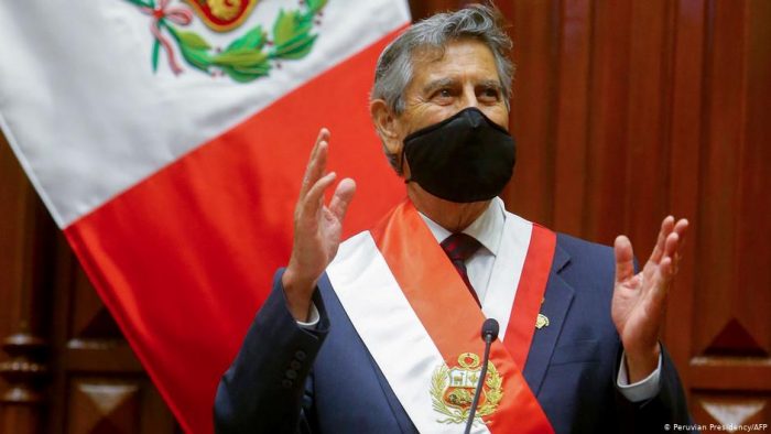 Francisco Sagasti descarta cambios a la Constitución de Perú Francisco Sagasti descarta cambios a la Constitución de Perú