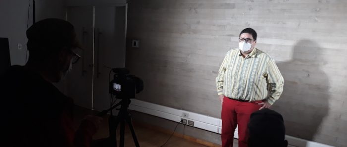“UdeChile Standup”: académicos harán reír para enseñar ciencia vía online “UdeChile Standup”: académicos harán reír para enseñar ciencia vía online