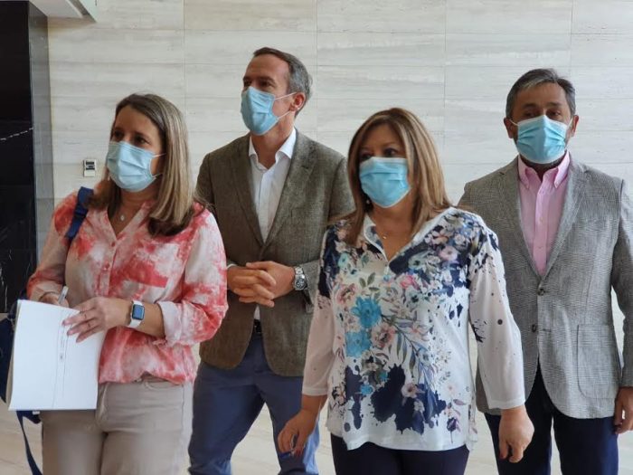 Diputados oficialistas acuden a la Unicef para solicitar un pronunciamiento oficial sobre la campaña de la Defensoría de la Niñez Diputados oficialistas acuden a la Unicef para solicitar un pronunciamiento oficial sobre la campaña de la Defensoría de la Niñez