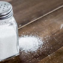 6 mitos sobre el consumo de sal (y cuál es la cantidad recomendada al día)
