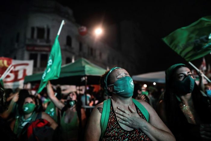 Senado argentino legaliza el aborto voluntario hasta la semana 14 de embarazo Senado argentino legaliza el aborto voluntario hasta la semana 14 de embarazo