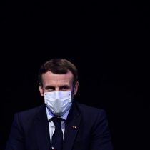 Presidente de Francia, Emmanuel Macron muestras 