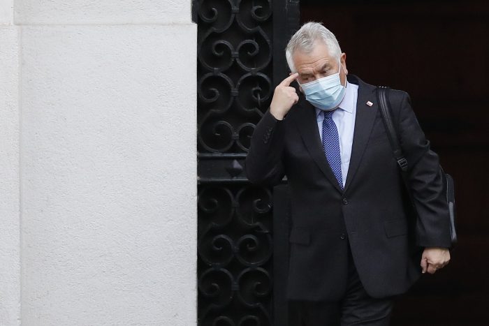 Ministro Paris adelanta que vacunas contra el COVID-19 de los laboratorios Pfizer y Sinovac llegarán a Chile en enero