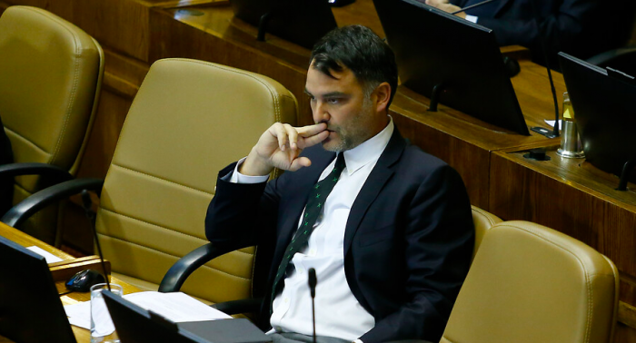 Macaya por proyectos del tercer retiro y rebaja del IVA: «La UDI ha sucumbido a estas votaciones sin respeto al orden constitucional» Macaya por proyectos del tercer retiro y rebaja del IVA: