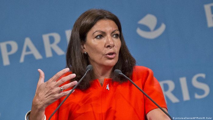 La Alcaldía de París fue multada con 90.000 euros por haber empleado a muchas mujeres La Alcaldía de París fue multada con 90.000 euros por haber empleado a muchas mujeres
