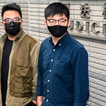Condenan a cárcel a Joshua Wong y otros dos líderes prodemocracia por protesta en Hong Kong