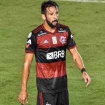 Flamengo de Mauricio Isla se quedó con el duelo de chilenos tras vencer al Palmeiras de Benjamín Kuscevic