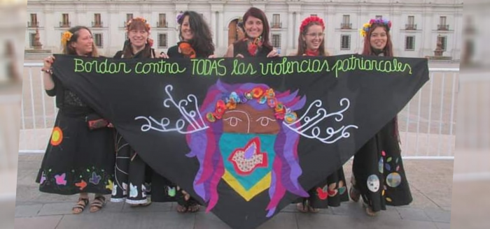 Del 18O al 25N: las expresiones feministas que se tomaron los espacios callejeros a través del arte y la gráfica Del 18O al 25N: las expresiones feministas que se tomaron los espacios callejeros a través del arte y la gráfica