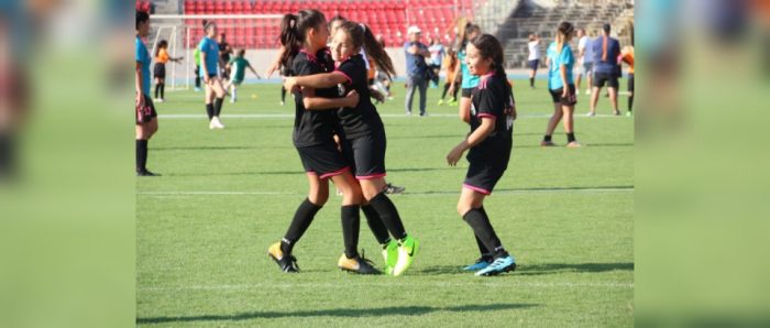 Potenciando el fútbol femenino en pandemia: equipo y sororidad Potenciando el fútbol femenino en pandemia: equipo y sororidad