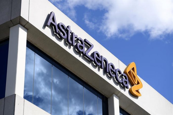 Reguladores sanitarios de Reino Unido aprueban la vacuna de AstraZeneca y Oxford Reguladores sanitarios de Reino Unido aprueban la vacuna de AstraZeneca y Oxford