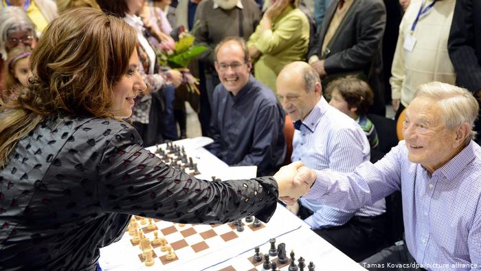 Maestra del gambito de dama: la húngara Judit Polgár Maestra del gambito de dama: la húngara Judit Polgár