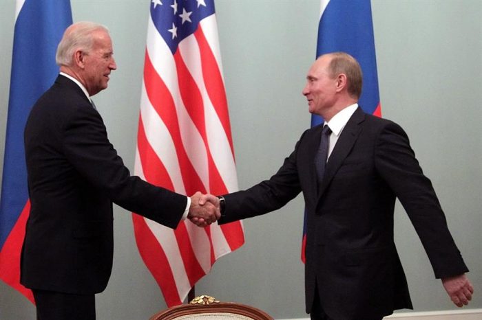 Putin felicita finalmente a Biden por su victoria en las elecciones de Estados Unidos y lo llama a cooperar Putin felicita finalmente a Biden por su victoria en las elecciones de Estados Unidos y lo llama a cooperar