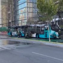 Incendio de bus del Transantiago mantuvo el tránsito cortado en Av. Vitacura