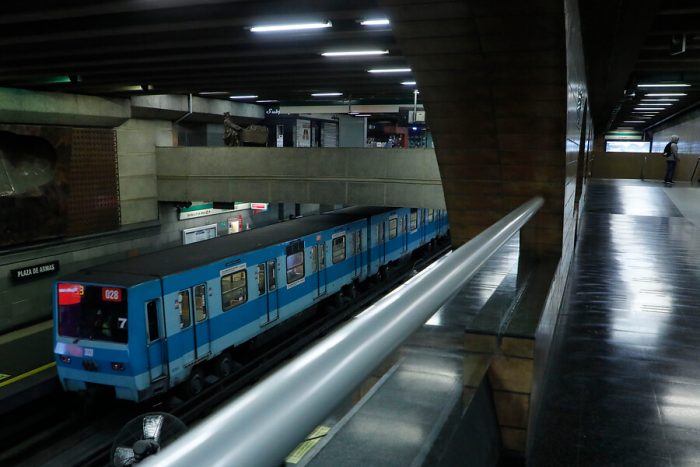 Hasta las 21 horas: desde este lunes extienden el horario del Metro de Santiago