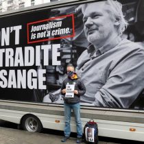 Reino Unido rechaza la extradición de Assange a EE.UU. por motivos de salud