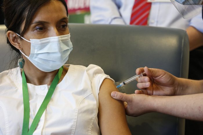 Encuesta Data Influye: 35% dice que se vacunará lo antes posible contra el covid-19