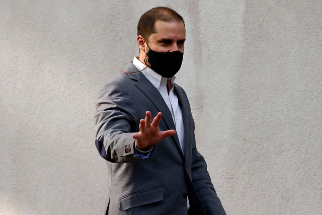 Bellolio sale a desmentir que sobrinos de Piñera hayan estado en la fiesta clandestina en Cachagua Bellolio sale a desmentir que sobrinos de Piñera hayan estado en la fiesta clandestina en Cachagua