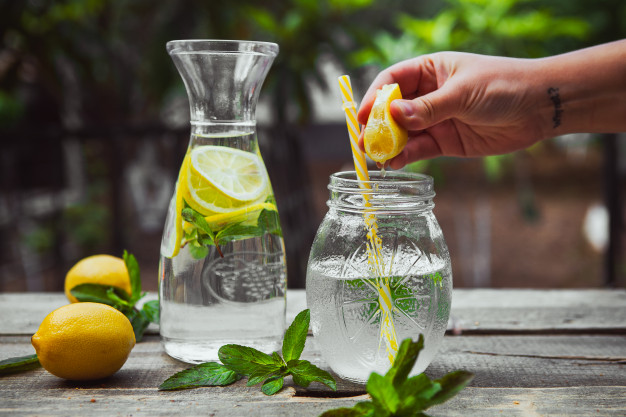 Batidos detox y bebidas isotópicas: ¿Son recomendables en una dieta equilibrada? Batidos detox y bebidas isotópicas: ¿Son recomendables en una dieta equilibrada?