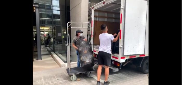 Carabineros y PDI llegan al hotel de Defensa y Justicia: argentinos estaban preparando su partida a pesar de advertencia del Minsal Carabineros y PDI llegan al hotel de Defensa y Justicia: argentinos estaban preparando su partida a pesar de advertencia del Minsal