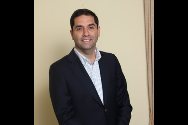 Alcalde de Padre Hurtado, José Miguel Arellano, asume como nuevo secretario general de RN tras renuncia de Felipe Cisternas Alcalde de Padre Hurtado, José Miguel Arellano, asume como nuevo secretario general de RN tras renuncia de Felipe Cisternas