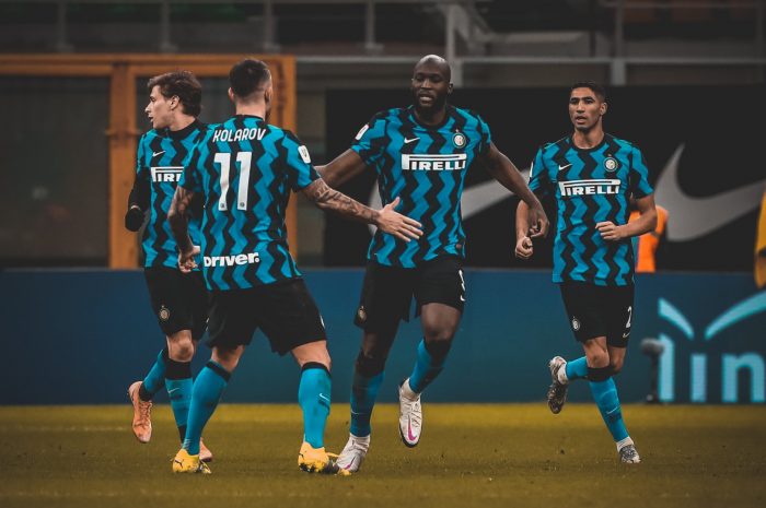 Inter se impuso 2-1 en el derbi contra AC Milán: los «Nerrazzurri» clasifican a semifinales de la Copa Italia Inter se impuso 2-1 en el derbi contra AC Milán: los