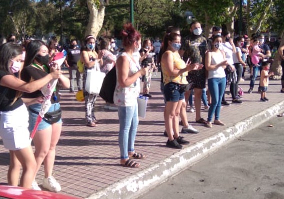 Se le complica al PS la candidatura en San Bernardo: vecinos protestan por la exclusión del alcalde Leonel Cádiz Se le complica al PS la candidatura en San Bernardo: vecinos protestan por la exclusión del alcalde Leonel Cádiz