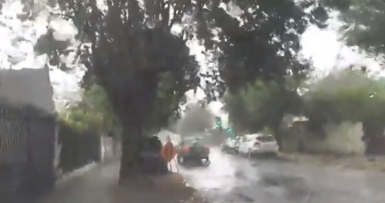Extraño fenómeno climático: tormenta eléctrica con 33 grados sorprendió a los habitantes de Ñuble Extraño fenómeno climático: tormenta eléctrica con 33 grados sorprendió a los habitantes de Ñuble