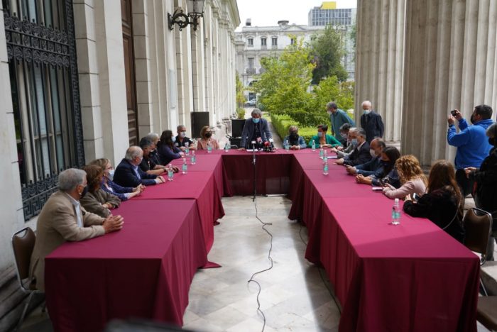 Los tiempos se acaban y el comité de la Lista del Apruebo formula urgente llamado a los partidos de la oposición para lograr los 2/3 en la Convención Constitucional Los tiempos se acaban y el comité de la Lista del Apruebo formula urgente llamado a los partidos de la oposición para lograr los 2/3 en la Convención Constitucional