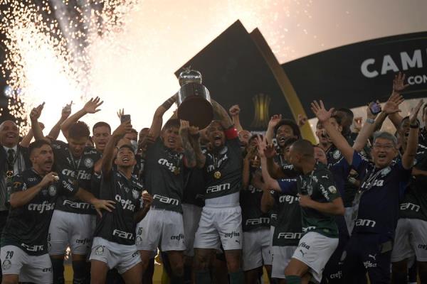 Prensa brasileña critica la “final absurda y sin brillo” de la Libertadores Prensa brasileña critica la
