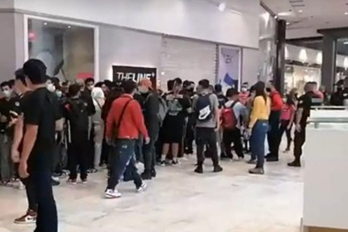 Mallplaza aclara que «no habrá venta presencial» de las zapatillas que motivaron aglomeración Mallplaza aclara que