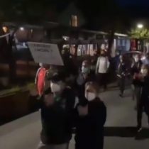 Trabajadores del turismo protestaron en Pucón por el retroceso a cuarentena en el Plan Paso a Paso