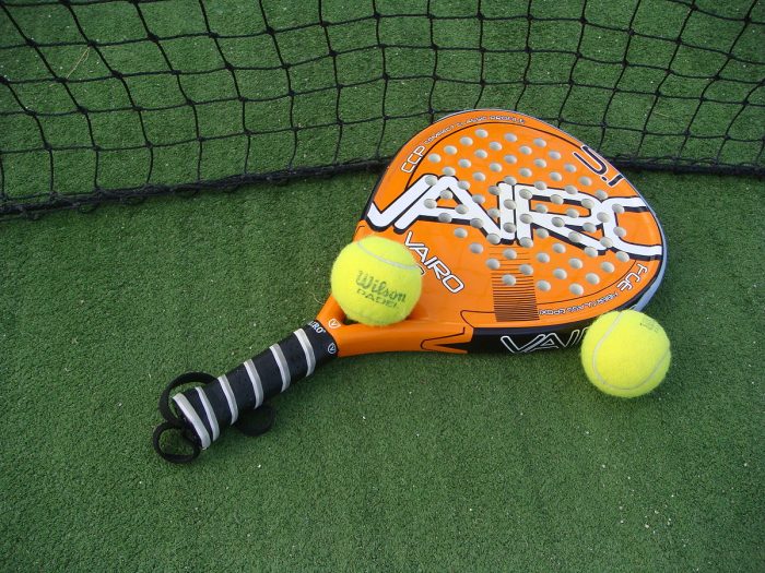 Detienen a más de 30 personas por campeonato de pádel en San Antonio Detienen a más de 30 personas por campeonato de pádel en San Antonio