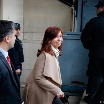 Suspenden la doble pensión vitalicia de Cristina Kirchner