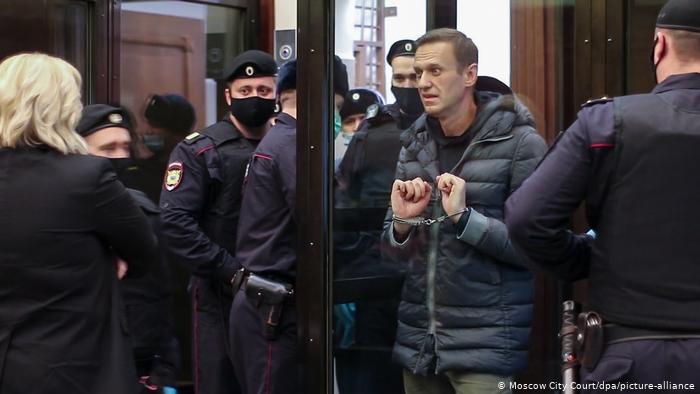Opositor a Putin: Alexei Navalny es condenado a tres años y medio de cárcel y se desatan manifestaciones Opositor a Putin: Alexei Navalny es condenado a tres años y medio de cárcel y se desatan manifestaciones
