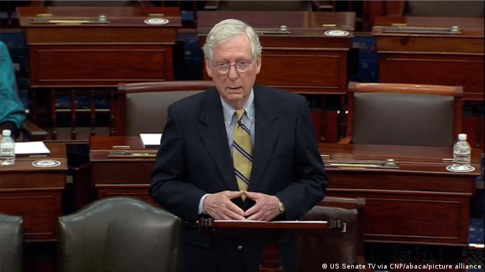 Trump insta a republicanos a cambiar a su líder en el Senado y advierte que “con Mitch McConnell a la cabeza no serán respetados” Trump insta a republicanos a cambiar a su líder en el Senado y advierte que “con Mitch McConnell a la cabeza no serán respetados”