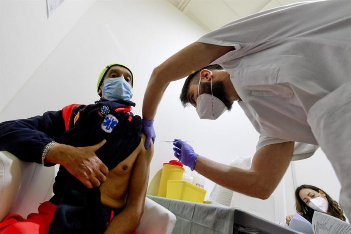 La desigualdad de las vacunas: OMS formula urgente llamado a las farmacéuticas para no dejar atrás a los países pobres La desigualdad de las vacunas: OMS formula urgente llamado a las farmacéuticas para no dejar atrás a los países pobres