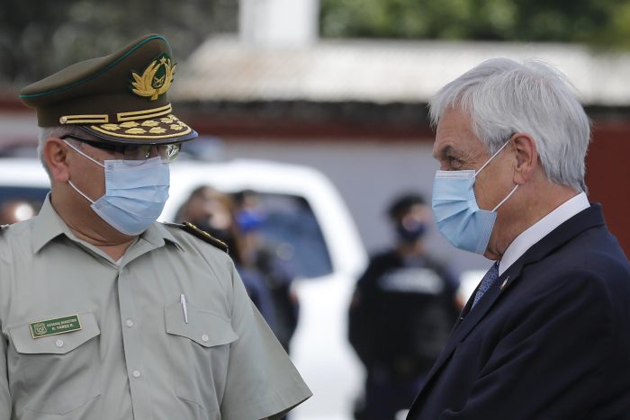 Califican a Carabineros de “deliberante” por manifestar molestia ante iniciativa de Karla Rubilar de refundar la institución Califican a Carabineros de “deliberante” por manifestar molestia ante iniciativa de Karla Rubilar de refundar la institución