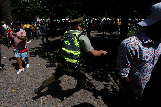 Manifestaciones en Plaza de Armas y Plaza Italia por Francisco Martínez, malabarista baleado por carabinero en Panguipulli Manifestaciones en Plaza de Armas y Plaza Italia por Francisco Martínez, malabarista baleado por carabinero en Panguipulli