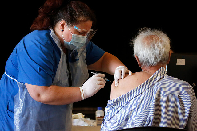 Proceso de vacunación: Minsal y alcaldes activan plan para encontrar a 380 mil personas rezagadas y cumplir con la meta de cinco millones de inoculaciones durante el primer trimestre Proceso de vacunación: Minsal y alcaldes activan plan para encontrar a 380 mil personas rezagadas y cumplir con la meta de cinco millones de inoculaciones durante el primer trimestre
