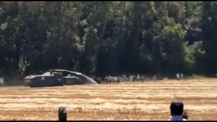 Desalojan toma de predio en Lautaro: terreno pertenece a concejal de la comuna Desalojan toma de predio en Lautaro: terreno pertenece a concejal de la comuna