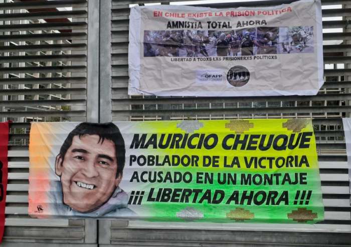 Lapidario fallo de absolución a Mauricio Cheuque, acusado de portar bomba molotov: pruebas en su contra resultaron «insuficientes, contradictorias e inconsistentes» Lapidario fallo de absolución a Mauricio Cheuque, acusado de portar bomba molotov: pruebas en su contra resultaron