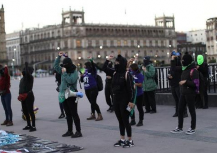 “Un violador en tu camino”: mexicanas entonan himno de Las Tesis para frenar candidatura política apoyada por AMLO “Un violador en tu camino”: mexicanas entonan himno de Las Tesis para frenar candidatura política apoyada por AMLO