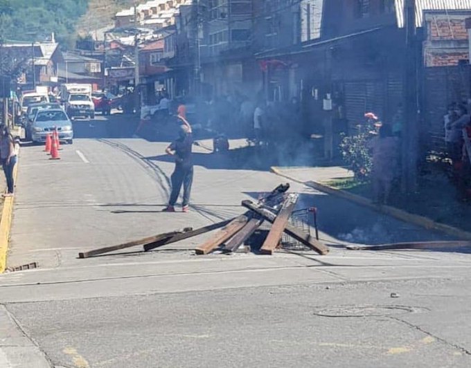 Incidentes en Panguipulli tras muerte de malabarista callejero baleado por carabinero