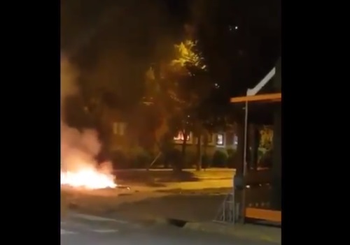 Incendio y destrozos en el Municipio de Villarrica terminó con 12 detenidos