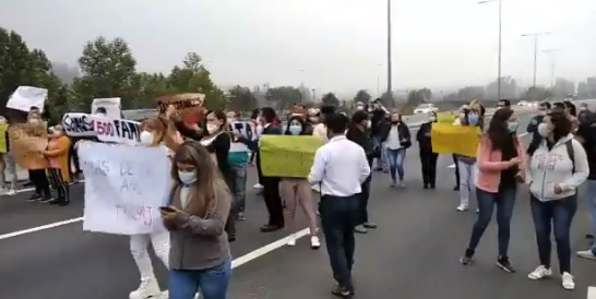 Exigen apertura en fase 2: alta congestión en la Ruta 5 Sur por manifestación de trabajadores del Casino Monticello Exigen apertura en fase 2: alta congestión en la Ruta 5 Sur por manifestación de trabajadores del Casino Monticello