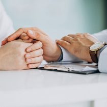 La necesidad de una dotación mayor de profesionales para el área oncológica 