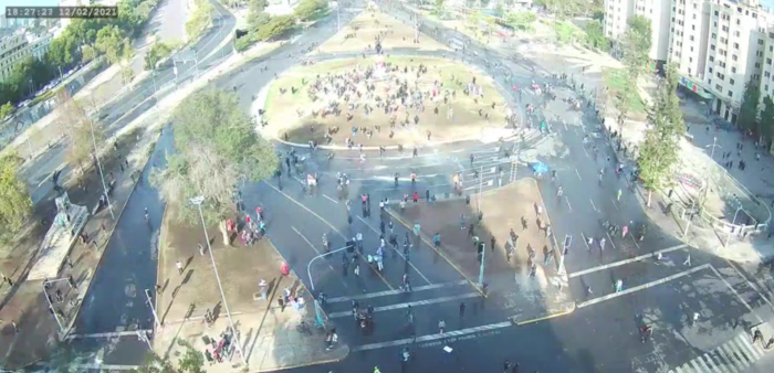 Otro viernes de manifestaciones en Plaza Italia: Metro cierra estación Baquedano Otro viernes de manifestaciones en Plaza Italia: Metro cierra estación Baquedano