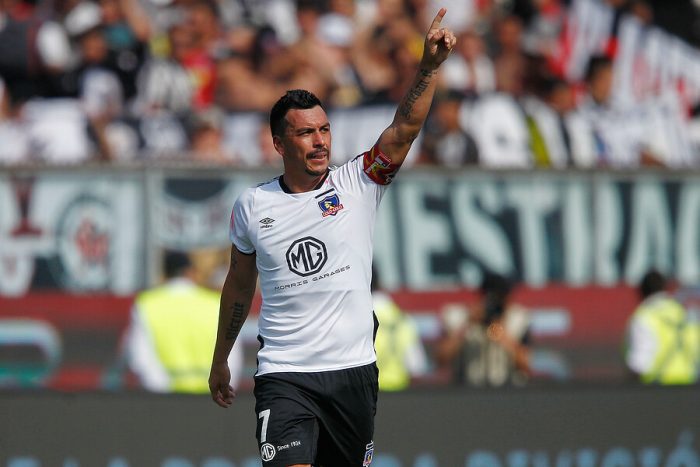 Figuras de los albos dicen adiós a Colo Colo: Blanco y Negro despide a Paredes, Fernández, Valdivia y Barroso Figuras de los albos dicen adiós a Colo Colo: Blanco y Negro despide a Paredes, Fernández, Valdivia y Barroso